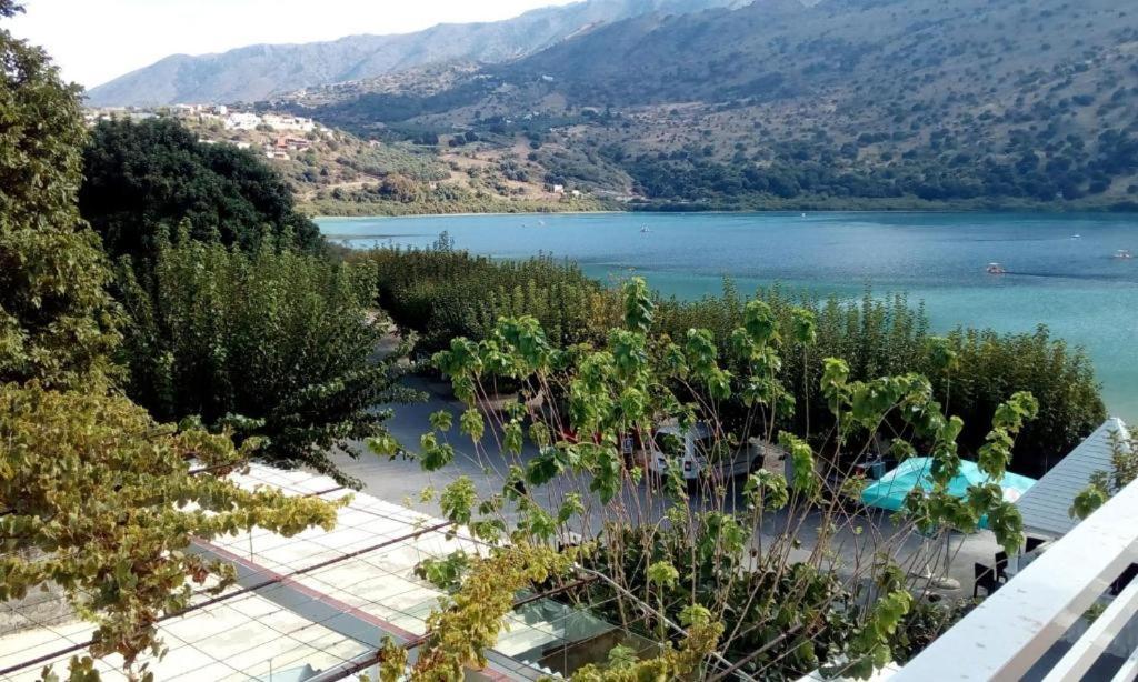 Korissia With Lake View Kournás 외부 사진