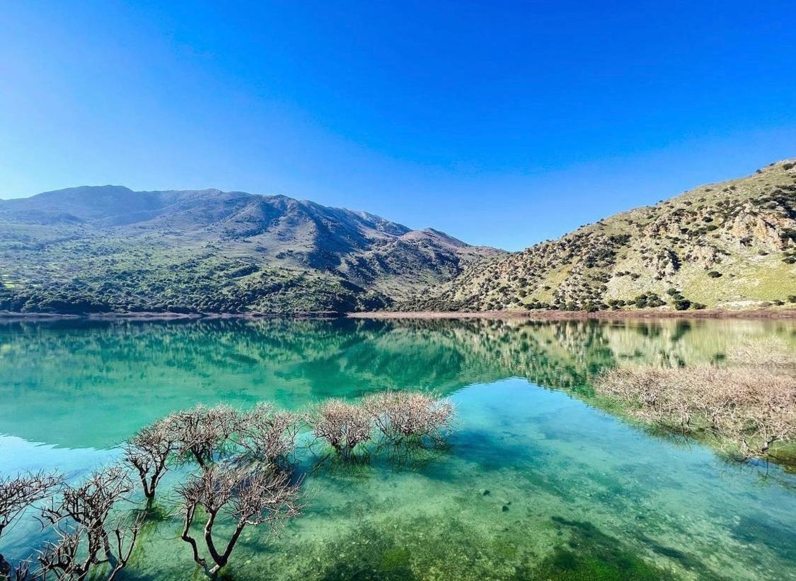 Korissia With Lake View Kournás 외부 사진
